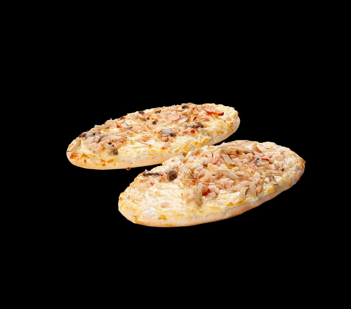 Пиццетта овальная с курицей и грибами с белым соусом Пиццетта овальная с курицей и грибами с белым соусом